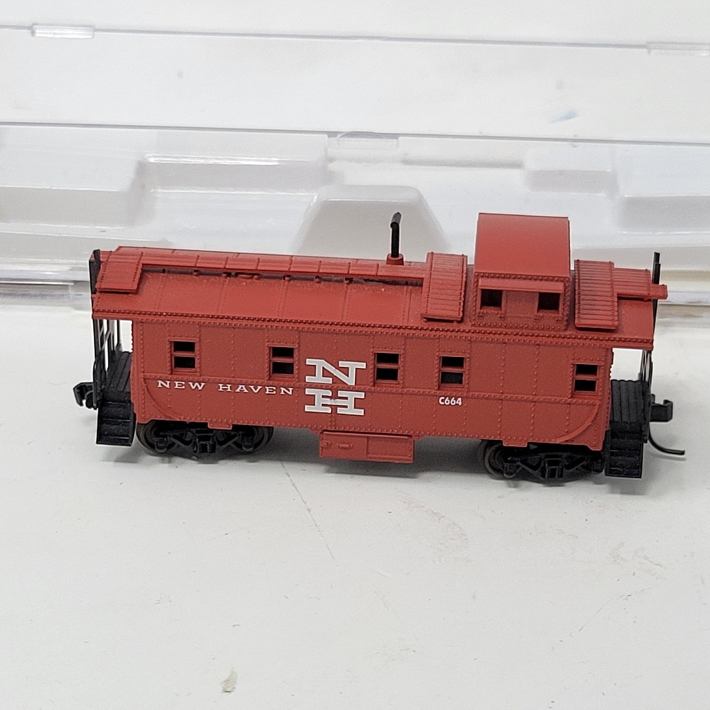 Atlas 35753 N Scale New Haven Caboose C-664 Red NH‎ Model Train Rail Car